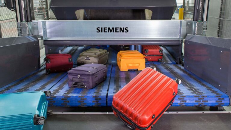 Automated luggage shop carrying system