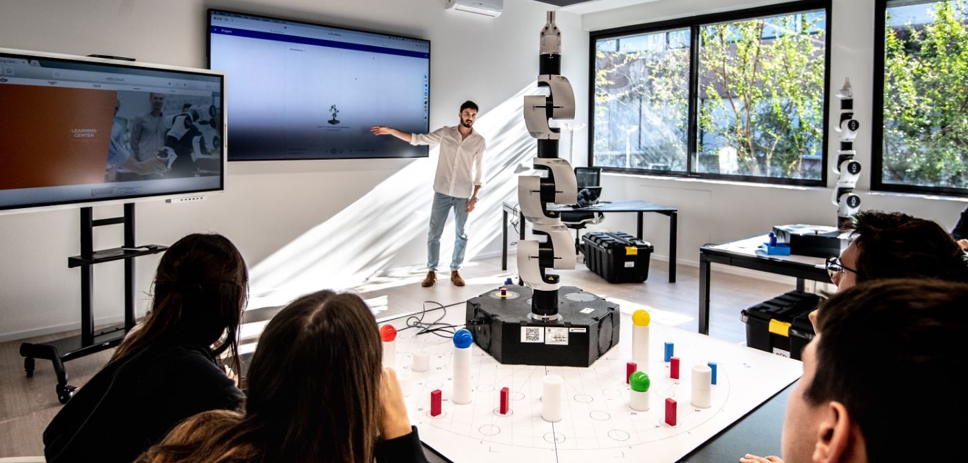 Comau and Ferrari partner on robotics learning centre in Italy ...